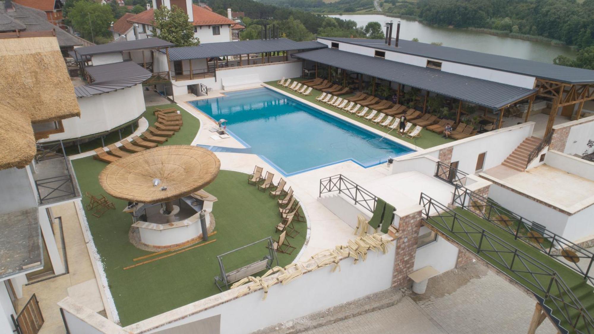 Woodland Resort Крагуевац Экстерьер фото